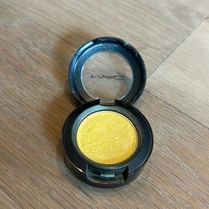 MAC Cosmetics Crest The Wave Frost eyeshadow